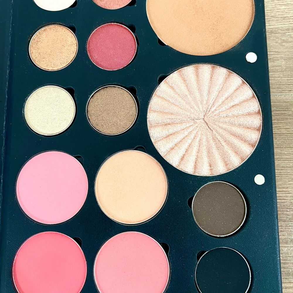 Ofra Pro Glow Palette